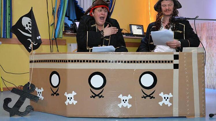 Ihre Kaperfahrt war ein Knaller: Petra und Roland Bötsch.