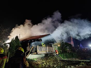 Feuer im Landkreis Neustadt Aisch - Gartenhaus in Brand Feuer im Landkreis Neustadt Aisch - Gartenhaus in Brand