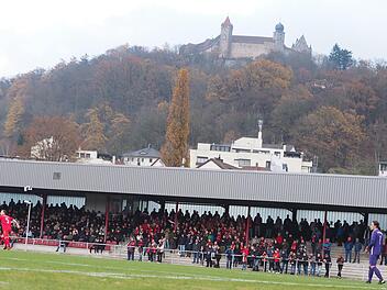 Tolles Panorama, klasse Kulisse. Nur das Ergebnis passte nicht für den FC Fuchsstadt beim Spitzenspiel in Coburg. Foto: Jürgen Schmitt