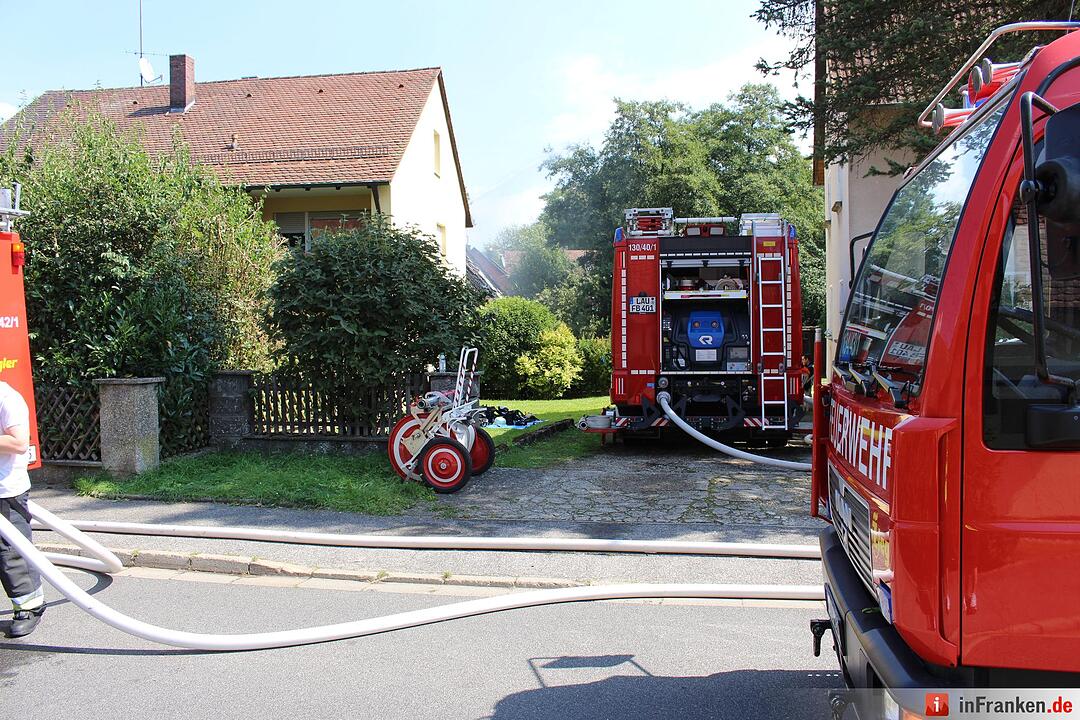 Garage in Burgthann brennt ab