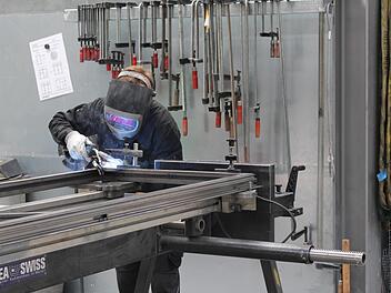 Das Werk der MTZ Metalltechnik Zitzmann GmbH ist Profi f&uuml;r Alu- und Stahlelemente und liegt im interkommunalen Gewerbepark A 71 Oerlenbach-Poppenhausen.  Die Botschafter des Oberen Werntals trafen sich dort zu einer Betriebsf&uuml;hrung.Eva Braksiek