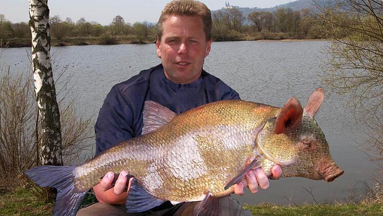Ein Exemplar der überaus seltenen Rüsselbrachse ging Werner Fischer am Wörthsee an den Haken. Foto: Klaus Gagel