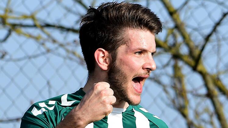 Gehörte zuletzt zu den Top-Torjägern der Bayernliga: Simon Snaschel im Trikot des TSV Großbardorf. Foto: Anand Anders