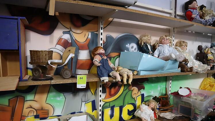 Trödelhalle in Franken wird aufgelöst - großer Ausverkauf endet bald