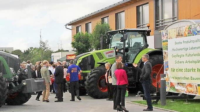 Zur Eröffnung der Geschäftsstelle des BBV kamen viele Besucher.  Foto: Franz Galster