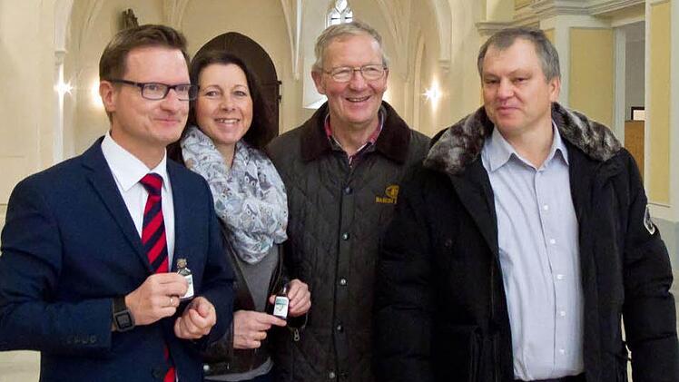 Thomas Radermacher, Kerstin Zimmer, Rainer Oertel und Manfred Ertlschweiger (von links) bitten zum Baustellendinner in St. MolrizFoto: Jochen Berger