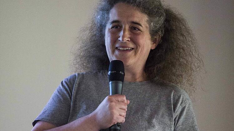 Die Funktionsoberärztin der Haßberg-Kliniken, Christa Roth, betreut die Herzsportgruppe und gab am Abend hilfreiche Tipps gegen den Herzstillstand.