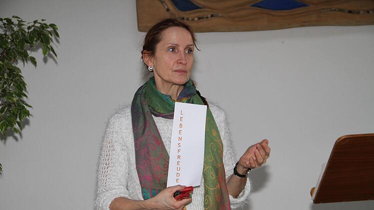 Pfarrerin Sabine Schmid-Hagen rät: "Nehmen sie sich so an wie sie sind." Fotos: Gerda Völk