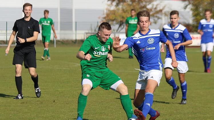 Fabian Bergmann (links) wechselt von der U19 des Baiersdorfer SV zur neuen Saison nach Wildensorg und hofft auf den Durchbruch bei der DJK Don Bosco Bamberg in der Bayernliga. Foto: Uwe Kellner/anpfiff.info