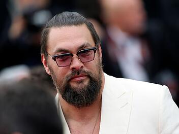Jason Momoa braucht nicht viel, um glücklich zu sein.