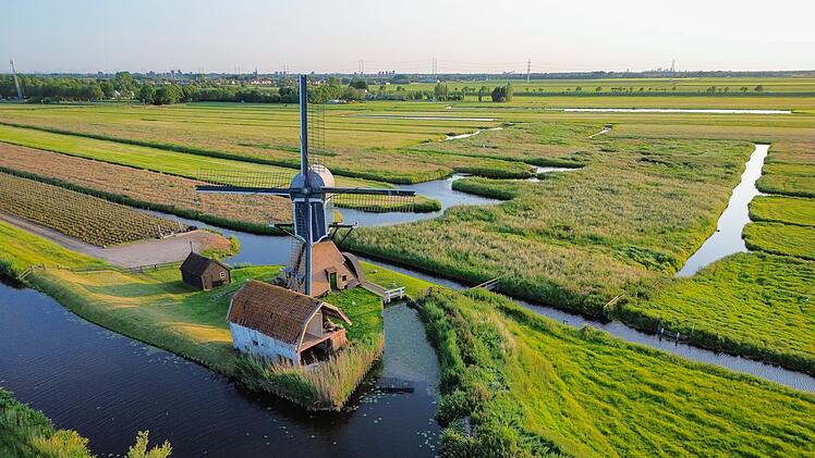 In den Niederlanden ist man an das enge Miteinander mit dem Wasser und mit den Schwankungen des Meeresspiegels seit Jahrhunderten gew&ouml;hnt.