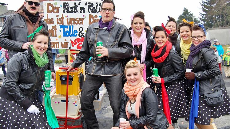 Rosenmontagszug in Stangenroth. Foto: Sigismund von Dobschütz