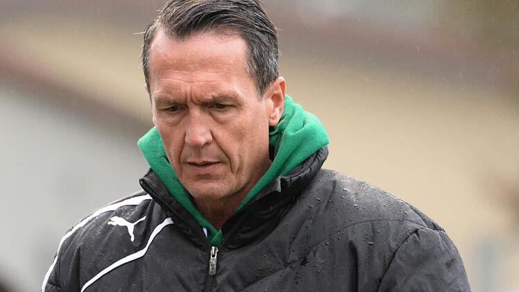 Werner Thomas bleibt auch über die Saison hinaus Trainer des TSV Neudrossenfeld. Foto: Peter Mularczyk