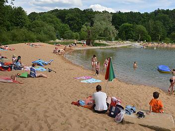Der seit 2012 betriebene Naturbadesee in Frensdorf wurde zu über 50 Prozent mit EU-Geldern finanziert.  Ronald Rinklef/Archiv