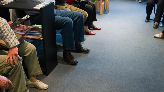 Patienten der AOK m&uuml;ssen f&uuml;r Termine beim Zahnarzt bis 2017 warten Foto: dpa