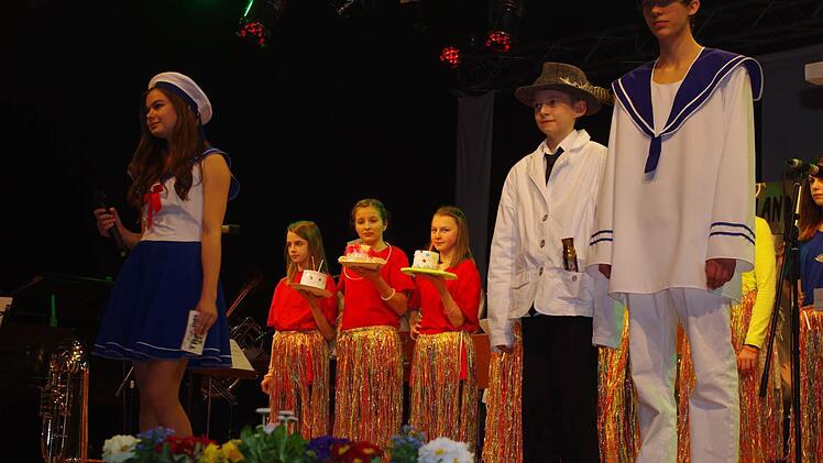 Die Schulspielgruppe nahm das Publikum mit aufs "Traumschiff".