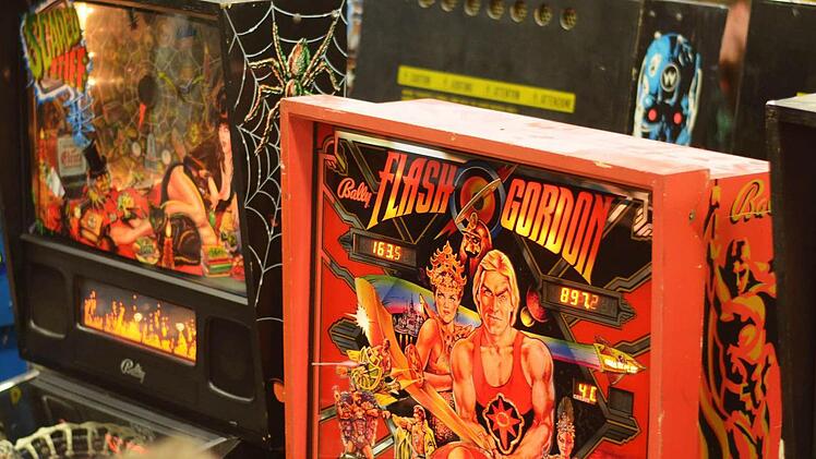 Die Teilnehmer erwarteten auf den Automaten meist Helden aus der Vergangenheit. Foto: Nikolas Pelke