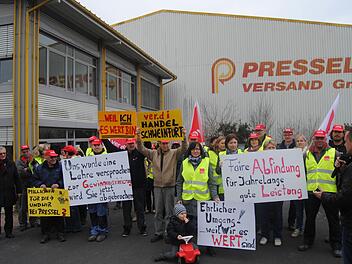 Mit einer Demonstration und Streikankündigungen haben sich die Pressel-Beschäftigten einen Sozialplan erstritten.  Foto: Wolfgang Dünnebier/ Archiv