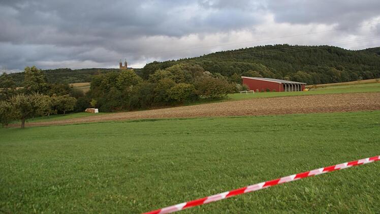 Auf diesem  Areal am südöstlichen Ortsrand von Wolfsdorf   soll das neue  Feuerwehrhaus entstehen. Foto: Mario Deller