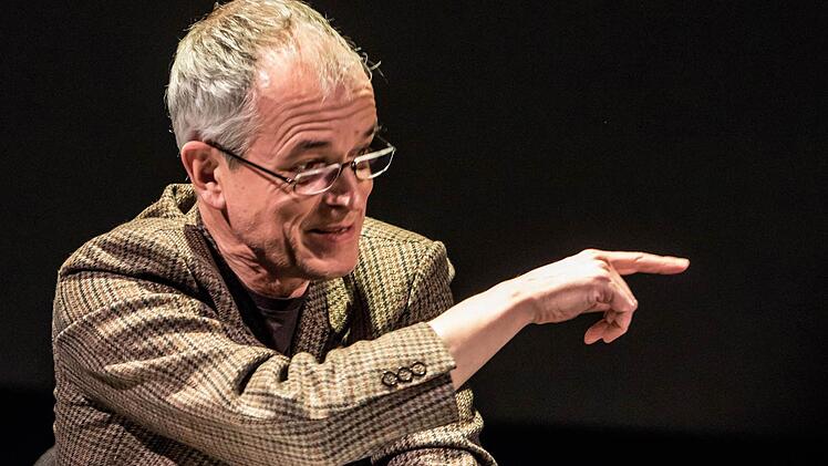 Impressionen vom Coburger Tankred-Dorst-Lesemarathon in der Reithalle.Foto: Jochen Berger