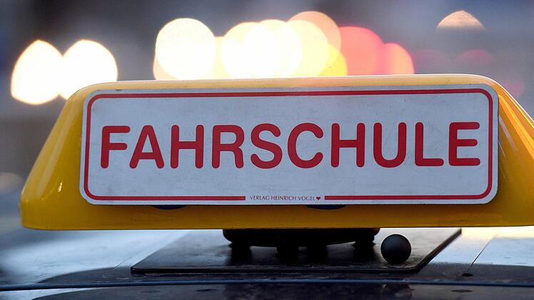 In Deutschland scheitern immer mehr Fahrsch&uuml;ler an den F&uuml;hrerscheinpr&uuml;fungen. Foto: Holger Hollemann/dpa