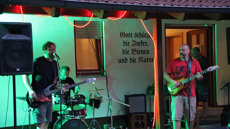 Open Air am Münnerstädter Bienenhaus.Heike Beudert