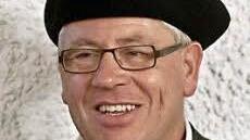 Gerhard Eller: Im Frühjahr habe ich kurzfristig die Leitung des Jugendorchesters übernommen - zunächst eigentlich nur für eine Tournee nach Tirol, weil unser vorheriger Dirigent aus Zeitgründen aufgehört hat. Das hat dann so viel Spaß gemacht, dass ich auf jeden Fall weitermachen werde. Wir sind sehr stolz darauf, dass in unserem Jugendorchester rund 80 Prozent unter 16 Jahre alt sind. Bei diesem Weihnachtskonzert wagen wir uns sogar an Johann Strauß.