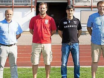 Die Staffelsteiner blicken zuversichtlich in die Zukunft. Auf dem Bild von links: Betreuer Volker Ernst, das Trainergespann mit Jörg Hofmann und Erbil Demirel sowie Betreuer Christian Ehnes Foto: Hartmut Klamm