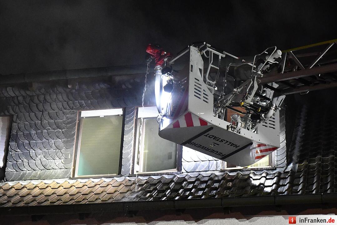 Feuer in Mehrfamilienhaus in Hallstadt im Landkreis Bamberg