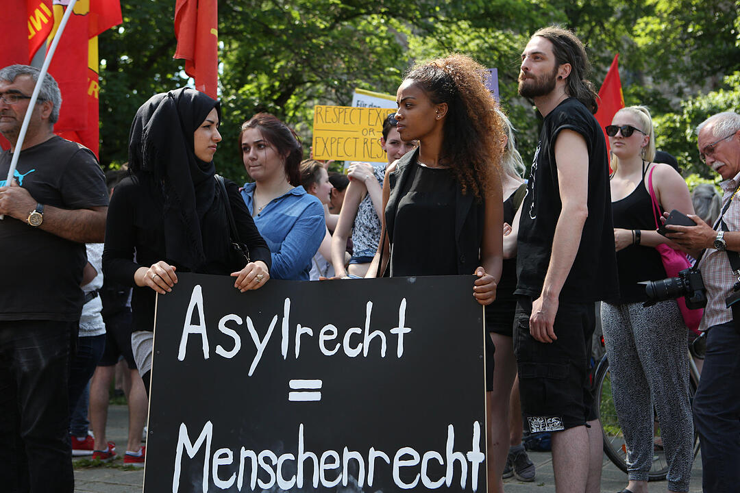 500 Demonstranten protestieren gegen Abschiebepolitik
