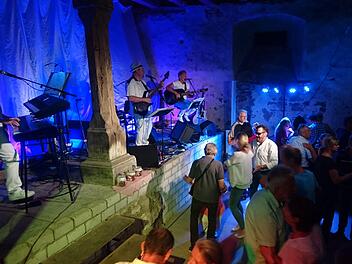 Schlossfest in Ebenhausen mit der JETs REvival Band.Matthias Dees