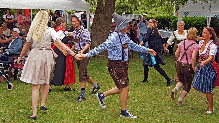 Zünftig bayrisch ging es beim Sommerfest zu