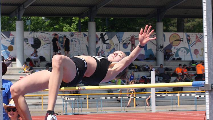 Anna Lukaschewitsch (TV/DJK Hammelburg) wurde unterfränkische Meisterin im Hochsprung und über 200 Meter der U18.
