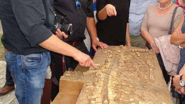Heike Metz hat Langenleiten in Miniaturformat zum Kunstanger beigesteuert.