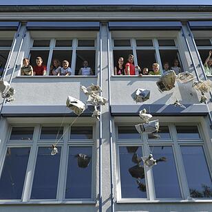 1. Preis Kl. 4b, GS Priesendorf (Fallschirme)