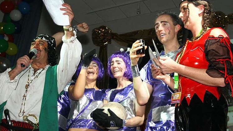 Volles Haus beim Blütenfasching 2008. Foto: Monika Limmer