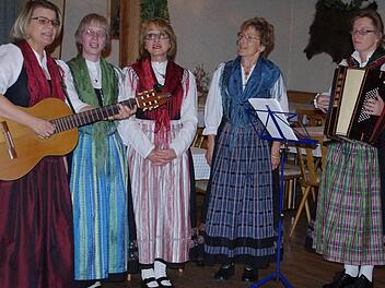 Die "Kronicher Maala"  (von links): Monika Tschernitschek, Carmen Müller, Veronika Heider, Brigitta Schmidt und Iris Gareis    Foto: Heike Schülein