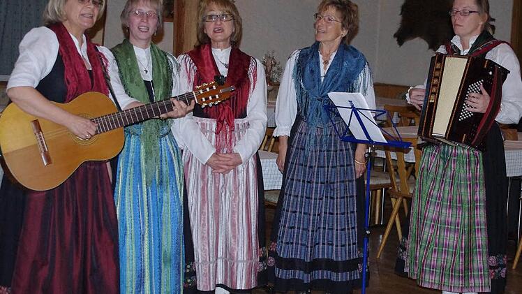 Die "Kronicher Maala"  (von links): Monika Tschernitschek, Carmen Müller, Veronika Heider, Brigitta Schmidt und Iris Gareis    Foto: Heike Schülein