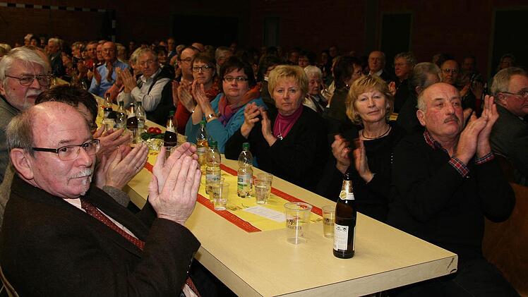 Applaus und Spendenbereitschaft: Die Untersteinacher und viele Freunde der Schützen bewiesen Solidarität.