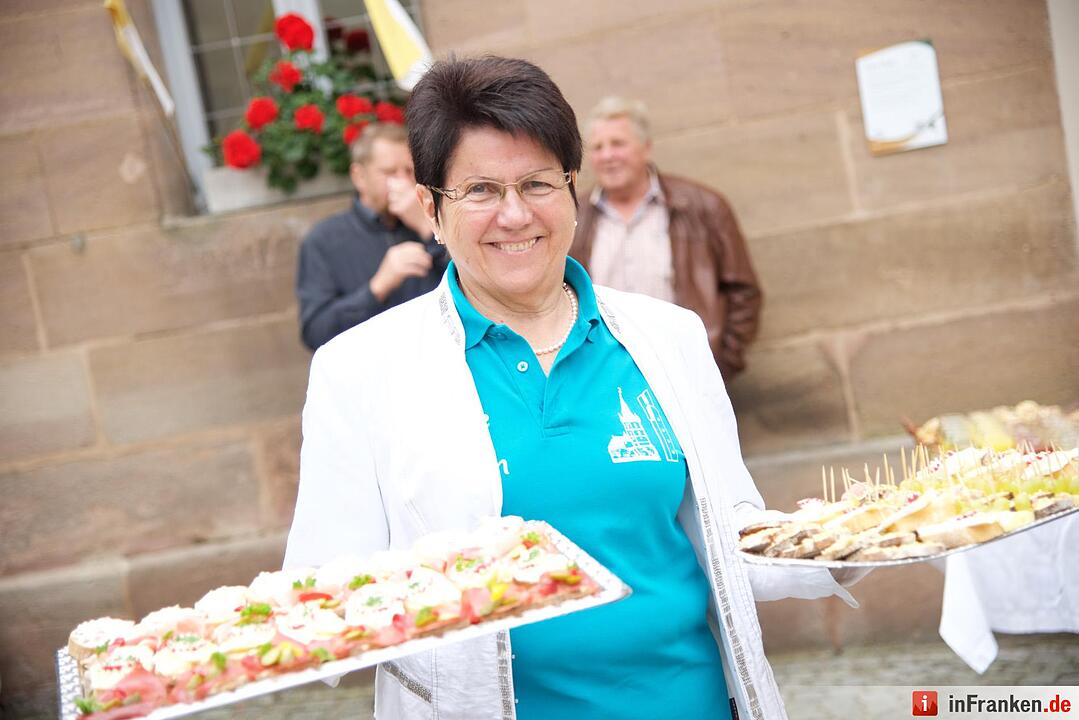 Nach einjähriger Kirchensanierung: Hannberg feiert die Wiedereröffnung der Wehrkirche der Pfarrei Geburt Mariens Hannberg