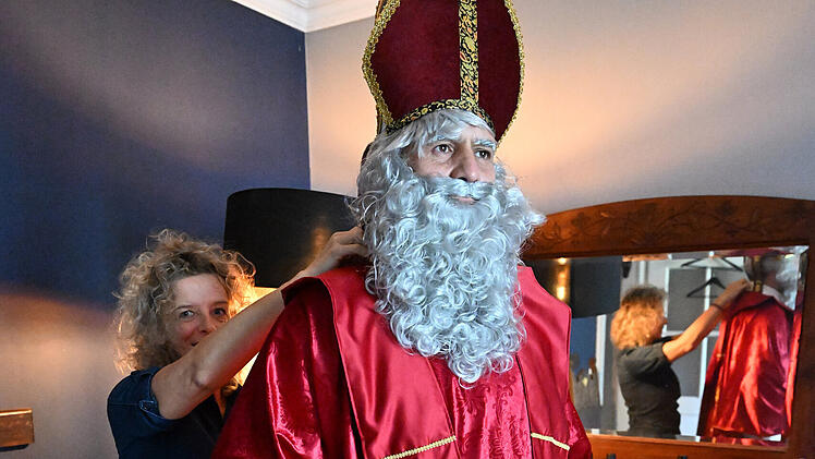 Hochkonjunktur für Nikolaus und Weihnachtsmann: die Advents- und Weihnachtszeit