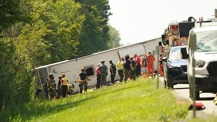 Fünf Tote bei Busunfall in New York