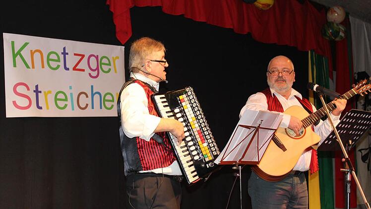 Die Bänkelsänger Lorenz Eirich (links) und Toni Schnös. Foto: Christiane Reuther