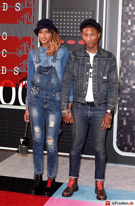 Red Carpet - MTV Video Music Awards 2015