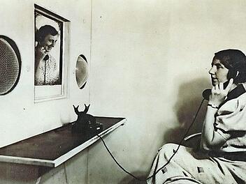 Diese Aufnahme stammt aus dem Jahr 1936 und zeigt ein Bildtelefon.  Foto: Museum für Kommunikation Berlin
