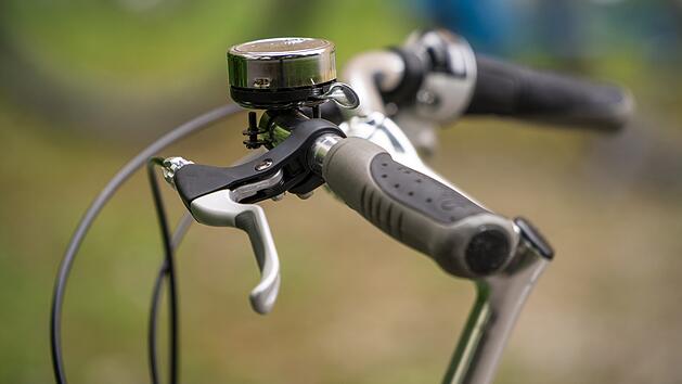 Betrunkener Radfahrer (75) verirrt sich auf A73 - Polizei verhindert Ungl&uuml;ck