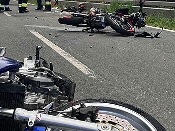 Motorradunfall, Unfall zwischen zwei Motorr&auml;dern