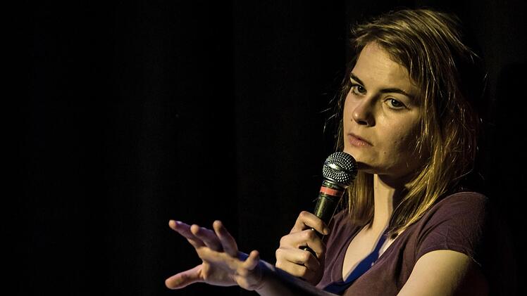 Reichlich Applaus beim Coburg-Debüt: Hazel Brugger gastierte im Jugendzentrum Domino.Foto: Jochen Berger