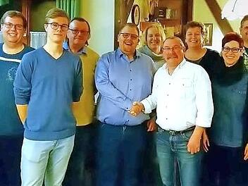 3. Bürgermeister Hubert Bischoff, 2. Vorsitzender Christian Scheidig, Jugendvertreter Thomas Melcher, Klaus Kühnlenz, Vorsitzender André Reitz, Ute Lipfert, Ehrenvorsitzender Wolfgang Bär, Kassierin Gabi Kircher, 3. Vorsitzende Diana Fehn, Heiko Lipfert, Thomas Rebhan und Lars Kröckel (v. l.) Foto: privat