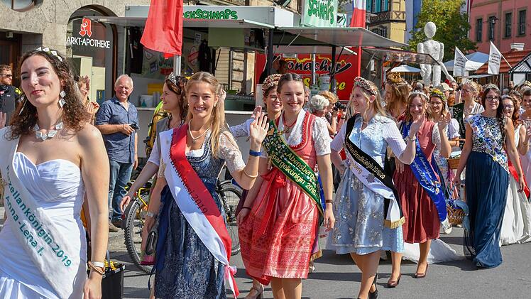 Königinnen beim EinzugRonald Rinklef